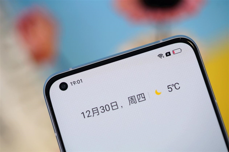 realme 首款顶级旗舰 真我GT2 Pro评测：直屏旗舰放心买