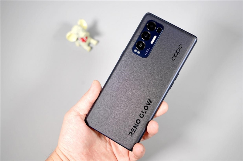 精巧且强大！OPPO Reno5 Pro+评测：揭开定制IMX766神秘面纱