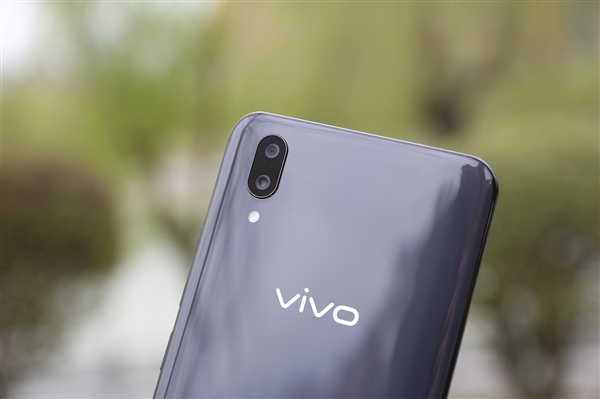 vivo X21屏幕指纹版评测：多的不单是刘海 少的不仅是指纹