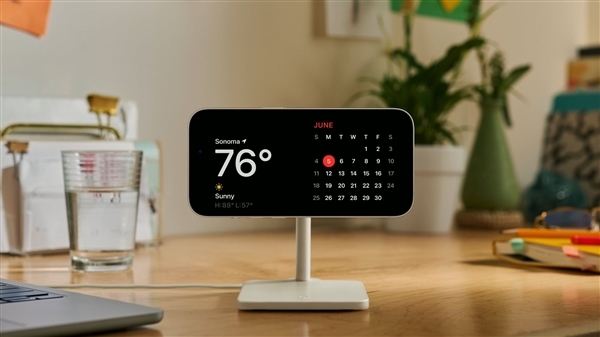 苹果又抄袭罗永浩！iOS 17发布StandBy功能：让iPhone变时钟、智能屏幕