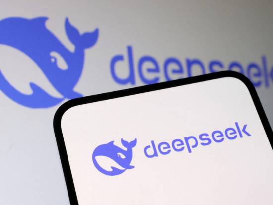 库克盛赞Deepseek！ 苹果将在iPhone上整合Deepseek AI模型？