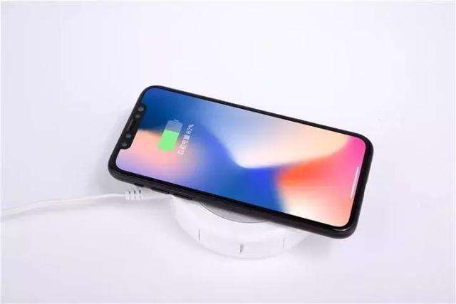 给 iPhone X 进行无线充电时要注意哪些问题？