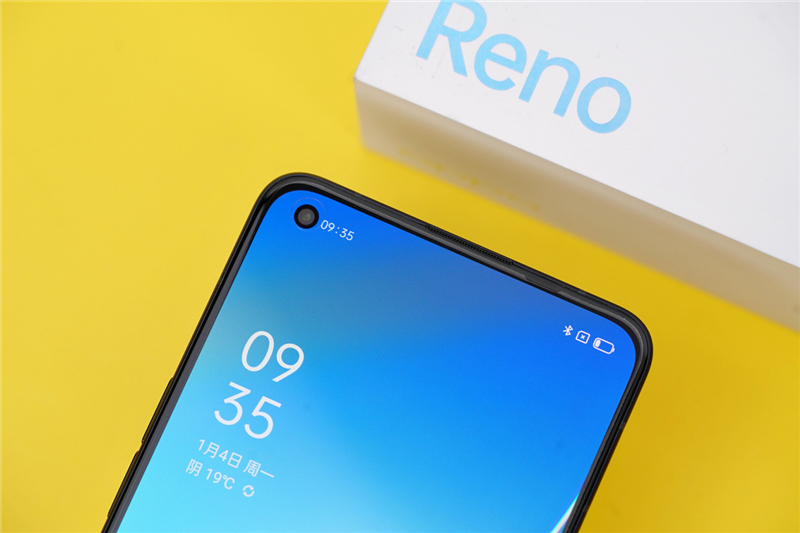 手机自带“化妆师”！OPPO Reno6评测：变方了 也变美了