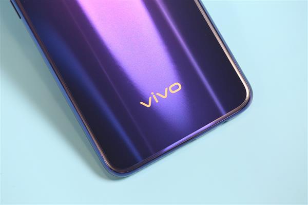 没三摄就落伍了！vivo Z5评测：千元机性价比就该这么玩 