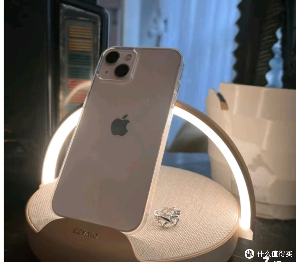 带你领略 iPhone 13 星光色的独特魅力