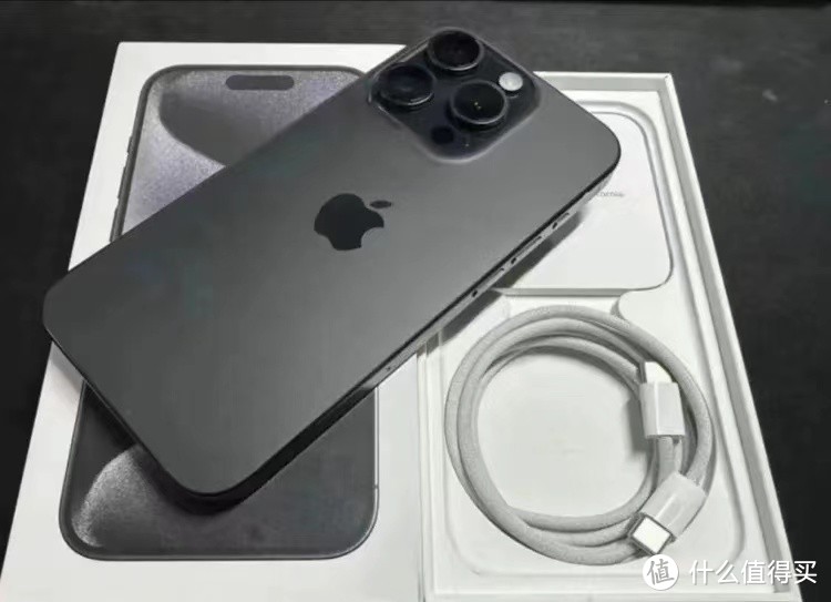 iPhone 15 Pro Max最新售价确认，突降3001元，比iPhone16还便宜